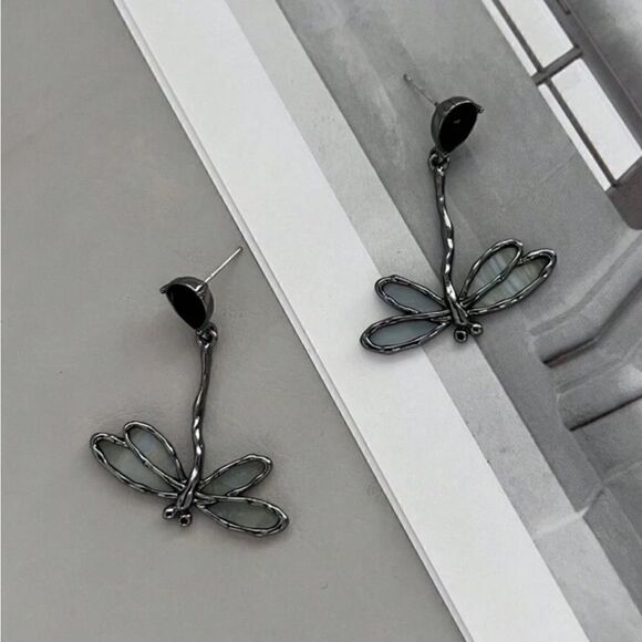 Dragonfly dangle earrings #819 - Picture 1 of 5